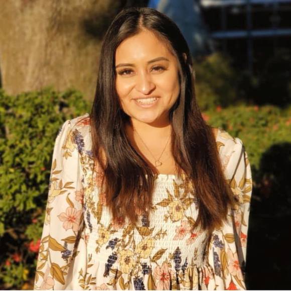 Profile Picture of Cecilia Chavez (@ceciliachavez16) on Poshmark