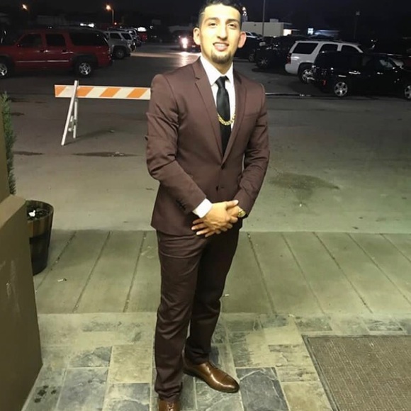 Profile Picture of Albert Montoya (@monti05) on Poshmark