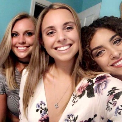 Profile Picture of Alexa (@alexa_schaefer) on Twitter
