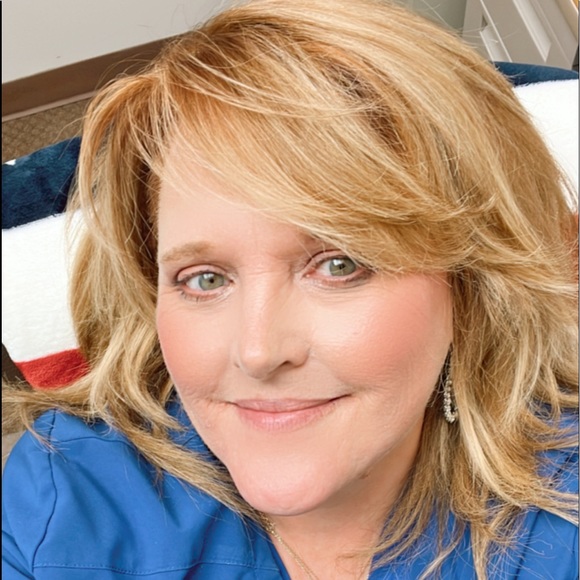 Profile Picture of Kimberley Sipes (@latechmom2010) on Poshmark