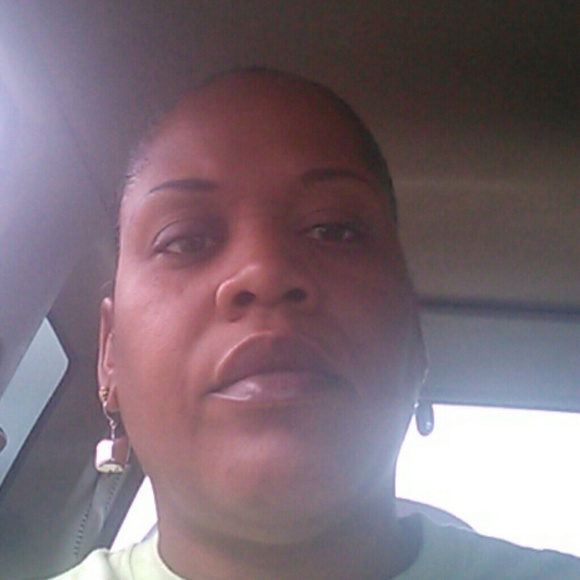 Profile Picture of Lynette Palmer (@steakmama) on Poshmark