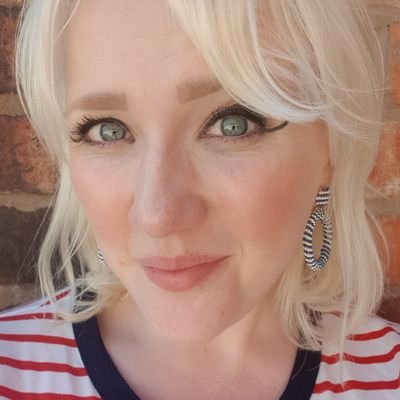 Profile Picture of Amy Hopkinson (@MameyJane87) on Twitter