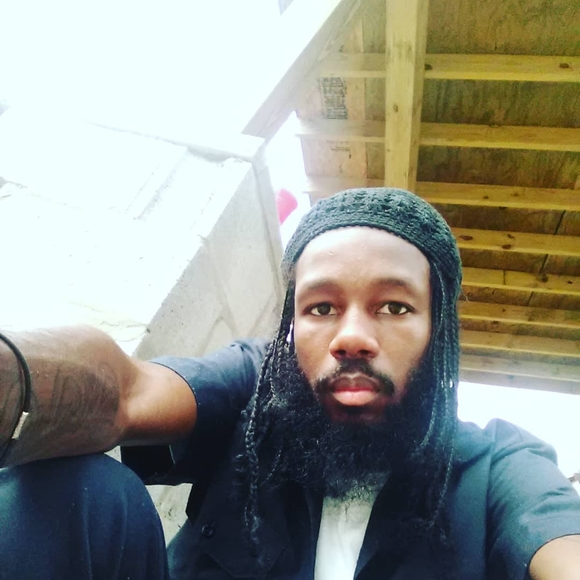 Profile Picture of Ahmad Harris (@harrisboymodd) on Poshmark