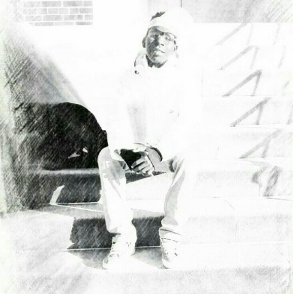 Profile Picture of Terrance Phinazee (@bvbyscoota) on Poshmark