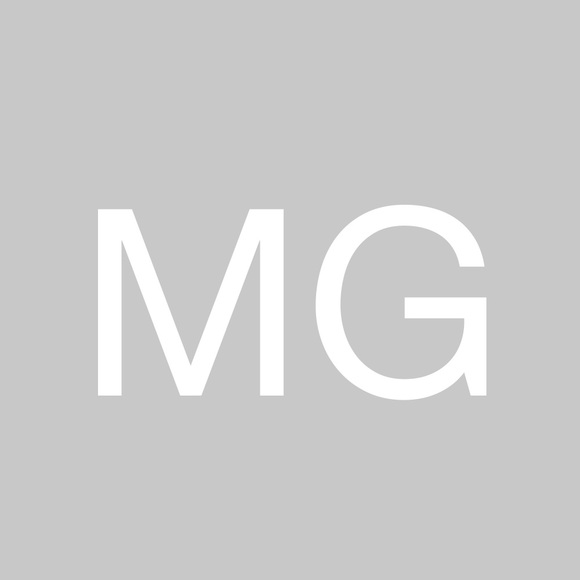 Profile Picture of Melanie Glisson (@melanie_glisson) on Poshmark