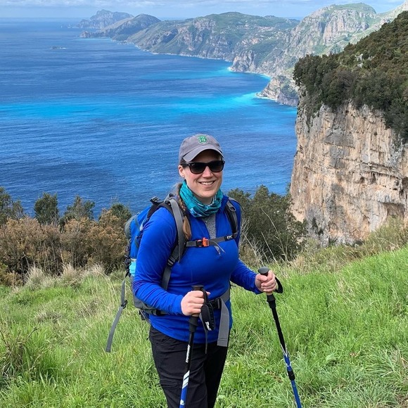 Profile Picture of Beth Dunphy (@beth_dunphy) on Poshmark