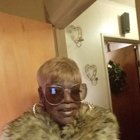 Profile Picture of Claudette Davis (@darrell3017) on Poshmark