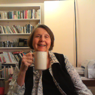 Profile Picture of Lee Ellen Shoemaker (@theLeShoe) on Twitter