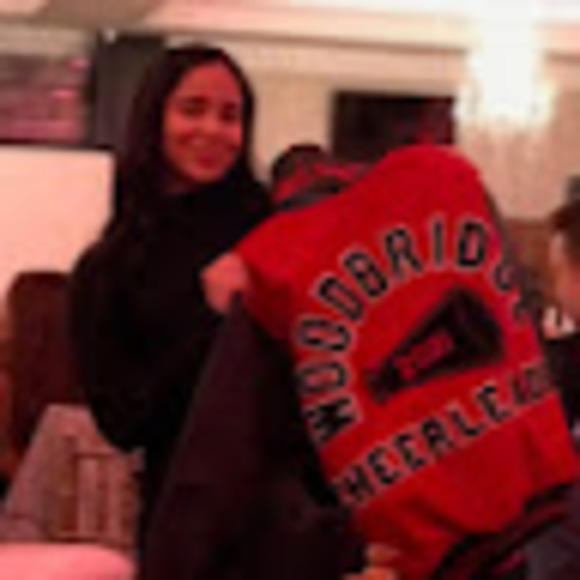 Amarylis Rodriguez - Poshmark Profile Picture of Amarylis Rodriguez (@amarylis_rod) on Poshmark