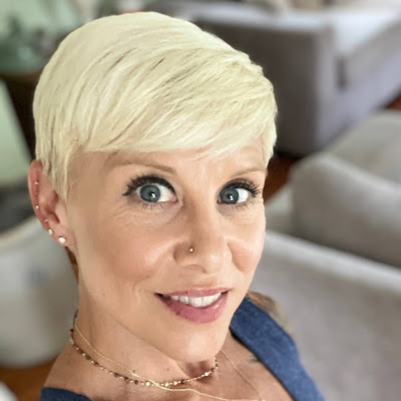 Joanne Zilkowski - Poshmark Profile Picture of Joanne Zilkowski (@jzilkowski) on Poshmark