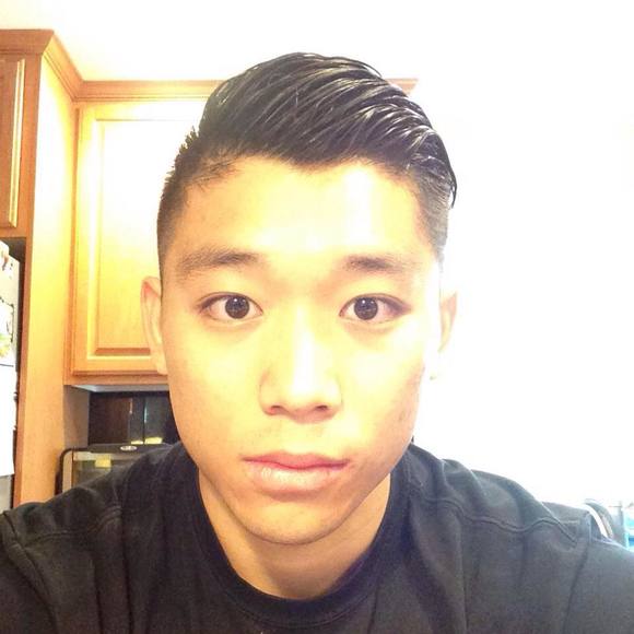 Profile Picture of Howard Chen (@howard820402) on Poshmark