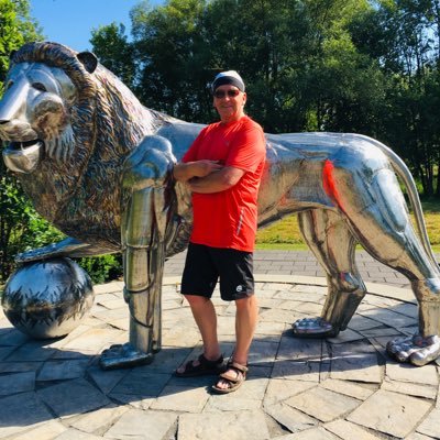 Profile Picture of Claude Savard (@ClaudeSavard17) on Twitter