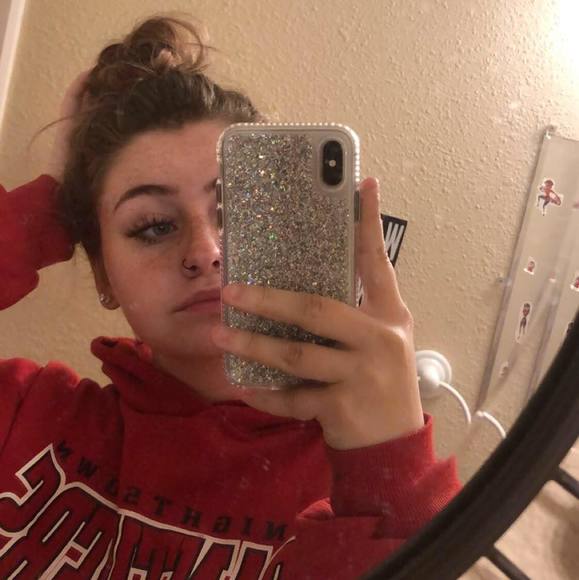 Profile Picture of Gina Soliday (@ginaginaaaaaaal) on Poshmark