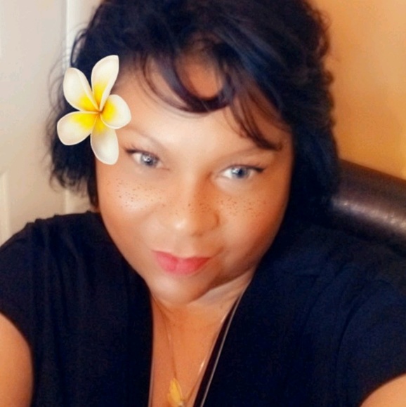 Profile Picture of Natasha Totin (@tasha7065) on Poshmark