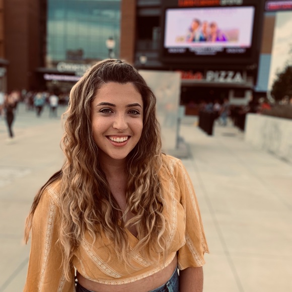 Profile Picture of Gabby Ermanni (@germanni) on Poshmark