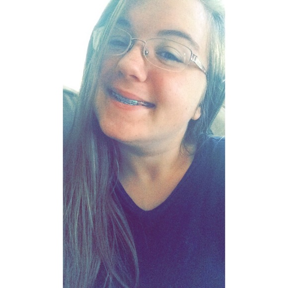 Profile Picture of Alexandra Flesher (@alex_flesher) on Poshmark