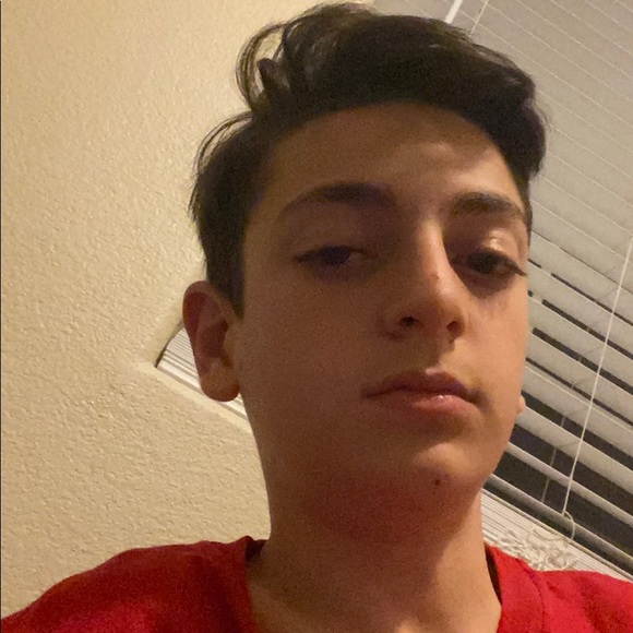 Profile Picture of David Saribekyan (@davidsaribekyan) on Poshmark