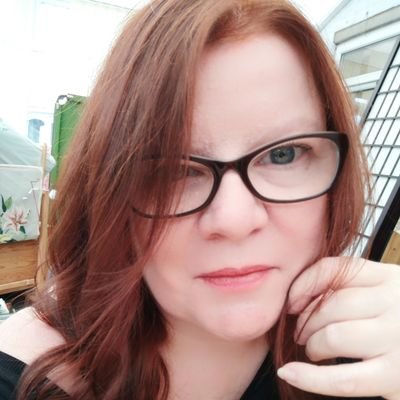Profile Picture of Amanda Simmonds (@danceswithtwits) on Twitter