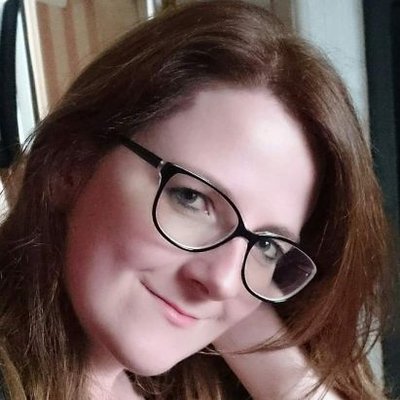 Profile Picture of Lisa Cope (@DeCrazyCatLady) on Twitter