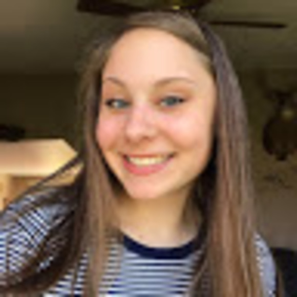 Profile Picture of Kristin Zdun (@kristinzdun) on Poshmark