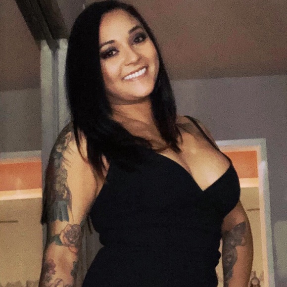 Profile Picture of Ashley Brajdich (@prettythanggs) on Poshmark