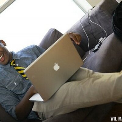 Profile Picture of Dee Bender (@TheDeeBender) on Twitter