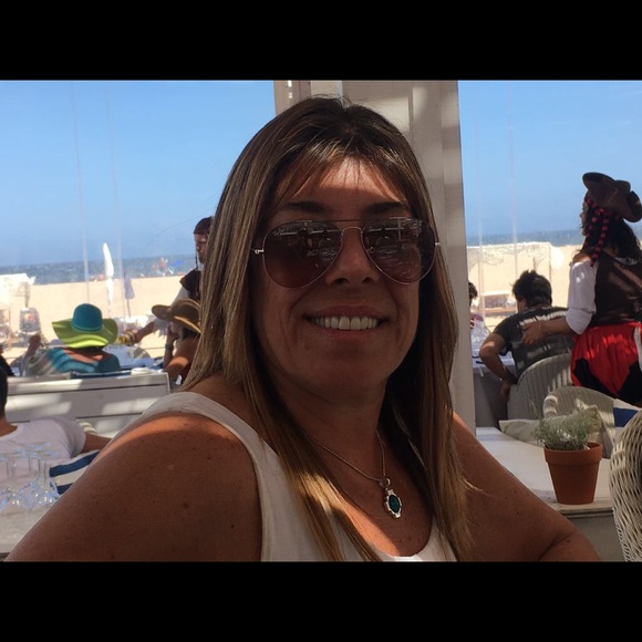 Profile Picture of Maria Sande (@maria_sande) on Poshmark