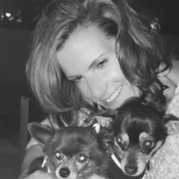Profile Picture of Anne Perlin (@anneperlin) on Poshmark