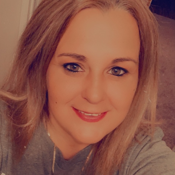 Profile Picture of Heather Durham (@hdurham1978) on Poshmark