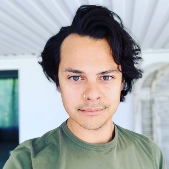 Profile Picture of Michael Resendez (@michaelresendez) on Poshmark