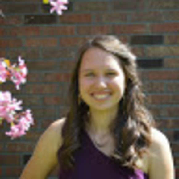 Profile Picture of Diana Derrer (@diader) on Poshmark