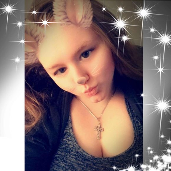 Profile Picture of Aysha Breault (@shasha11937) on Poshmark