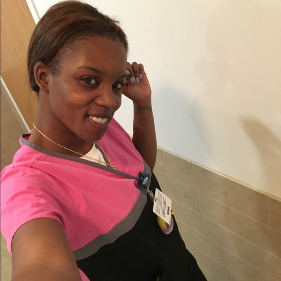 Profile Picture of Mone Sobers (@monex2) on Poshmark