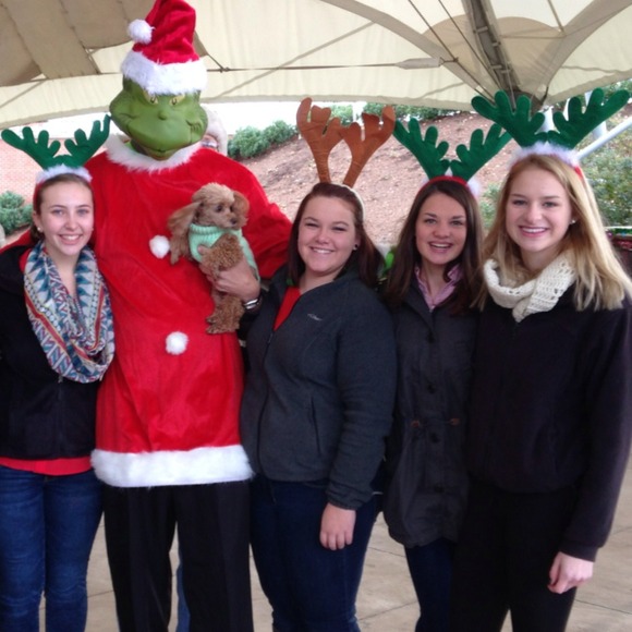 Profile Picture of Danielle Larue (@dedokl4) on Poshmark