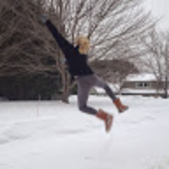 Profile Picture of Macy Grant (@macydancer2002) on Poshmark