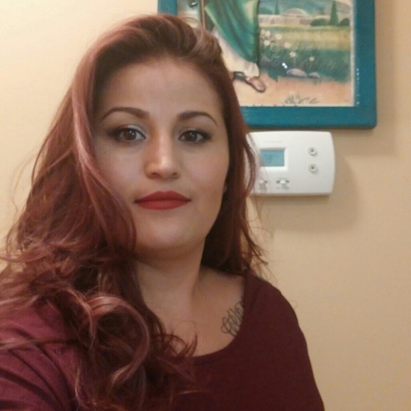 Profile Picture of Rosa Olvera (@chatis86) on Poshmark