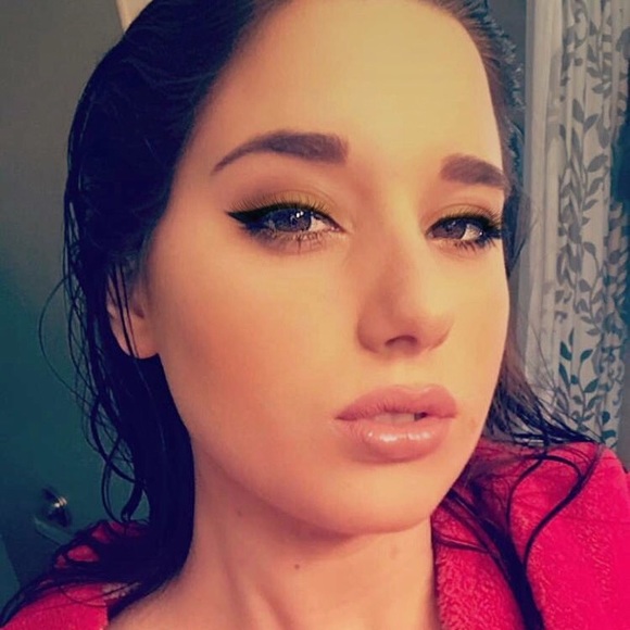 Profile Picture of Heather Cirulnick (@hcirulnick88) on Poshmark