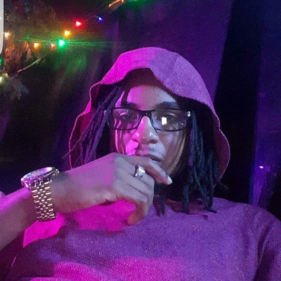 Profile Picture of Michael Mcgee (@michaelmcgee) on Poshmark