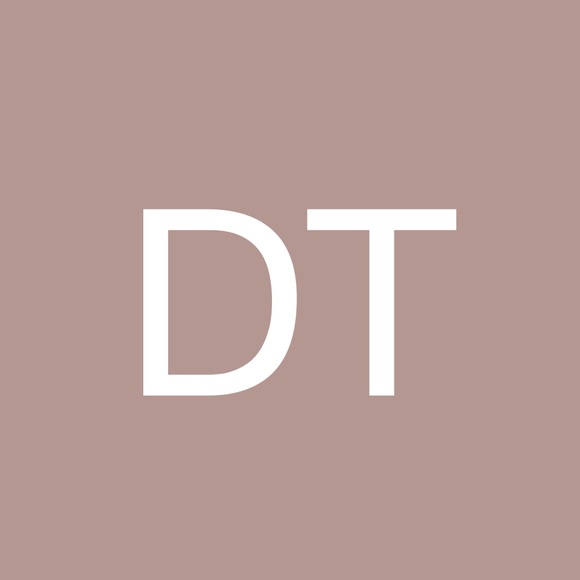 Dawn Toland - Poshmark Profile Picture of Dawn Toland (@dawntolandhlrk) on Poshmark