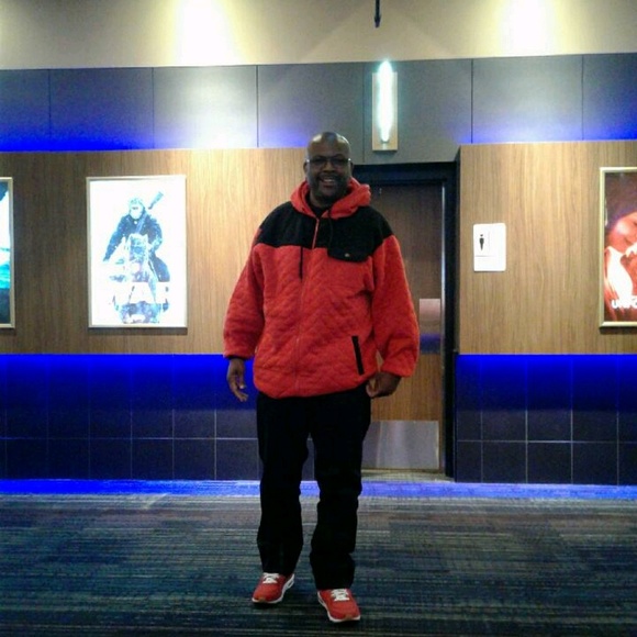 Profile Picture of Brown Kristopher (@brown7up) on Poshmark