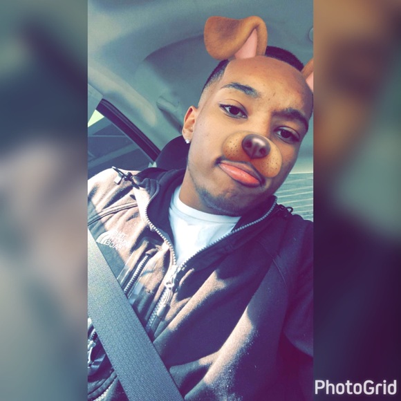 Profile Picture of Fella Thomas (@fella11) on Poshmark