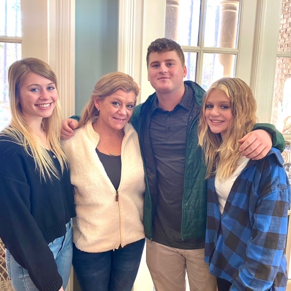 Profile Picture of Ashlee Whearley (@ashleewhearley) on Poshmark