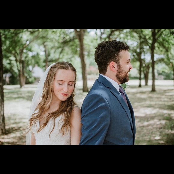 Profile Picture of Amanda Gladden (@amandaglad20) on Poshmark