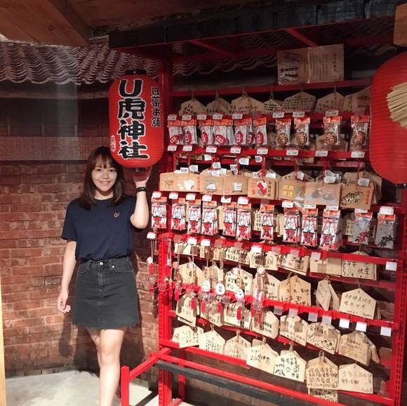 Profile Picture of Samantha Cheang (@zhengs) on Poshmark