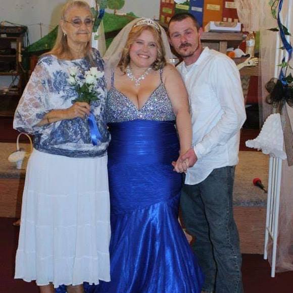 Profile Picture of Hope Thornsbury (@hopethornsbury) on Poshmark