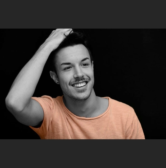 Profile Picture of Hugo Morin (@gogom97) on Poshmark