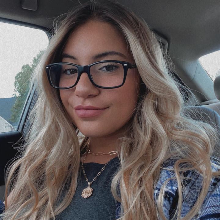 Profile Picture of Mads (@madisonfraun) on Tiktok