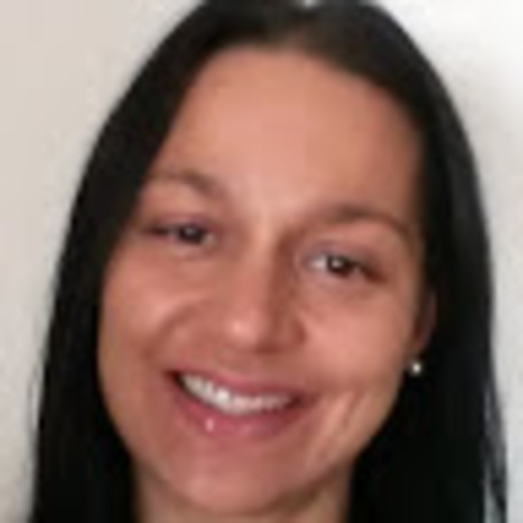 Profile Picture of Corinne Kincade (@c_kincade) on Poshmark