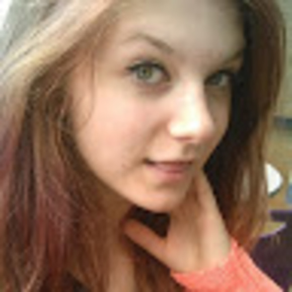 Profile Picture of Stephanie Sharp (@stephaniesha838) on Poshmark