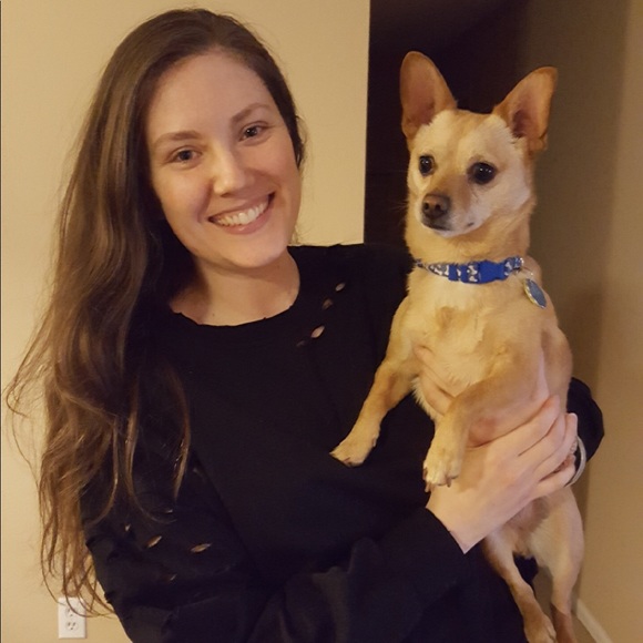 Profile Picture of Ellen George (@ellejgeo) on Poshmark